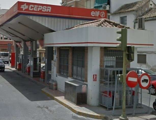 ESTACIÓN DE SERVICIO CEPSA CABRA (Tankstelle)