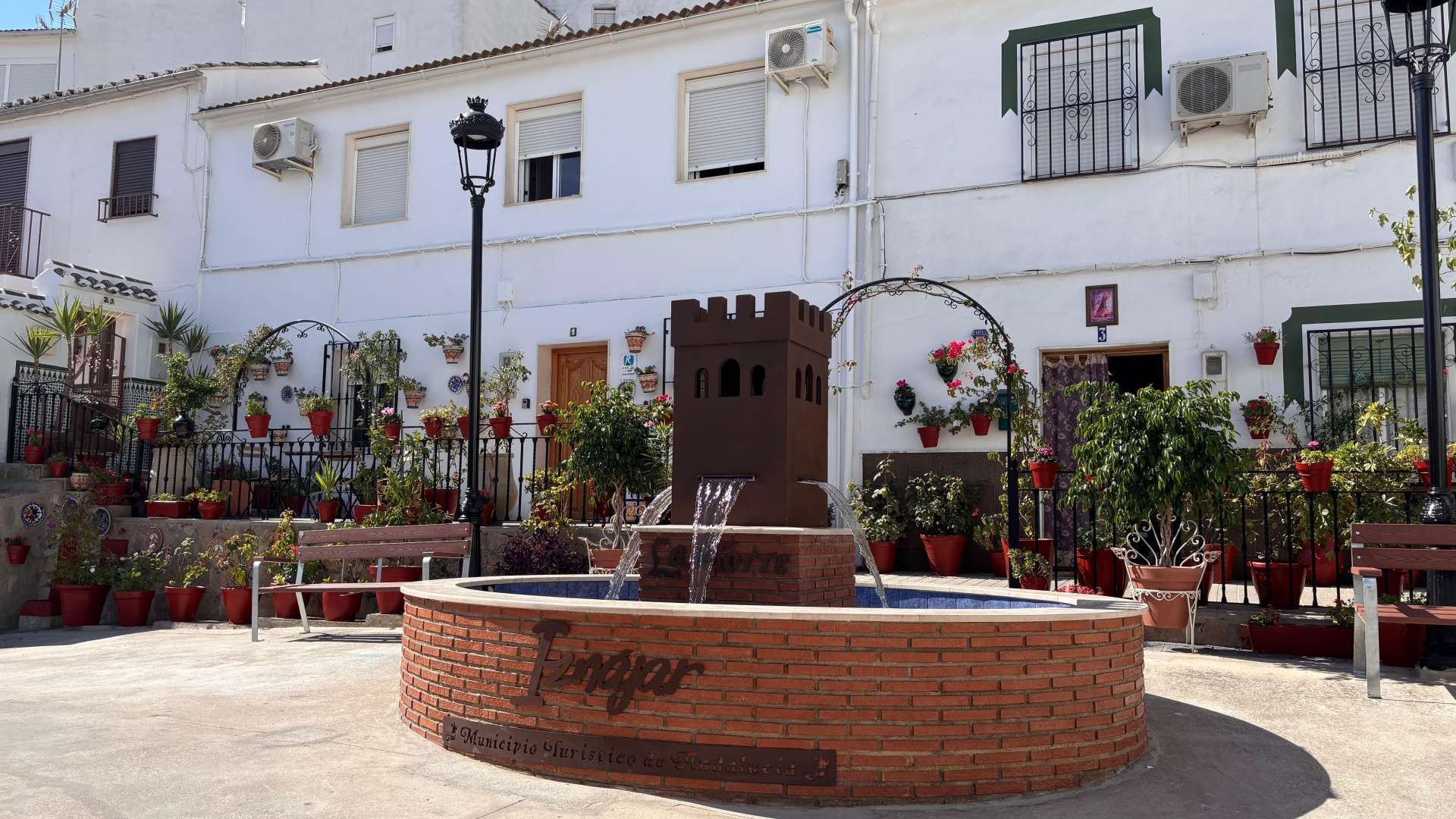 Place de la Tour. - Iznájar