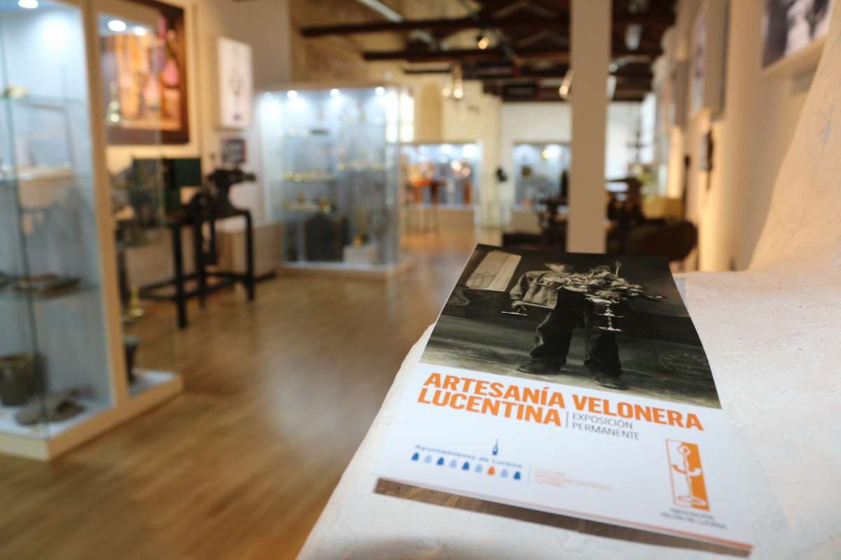 Permanent exhibition of Artesanía Velonera (Candle Lampstand Crafts) of Lucena – House of the Mora Family
