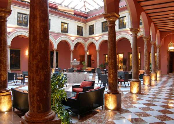 Hotel Santo Domingo.