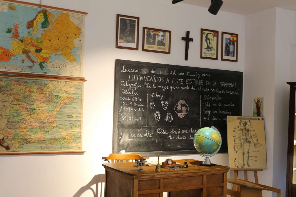 Exposición permanente «Nuestra Escuela» – Casa de los Mora