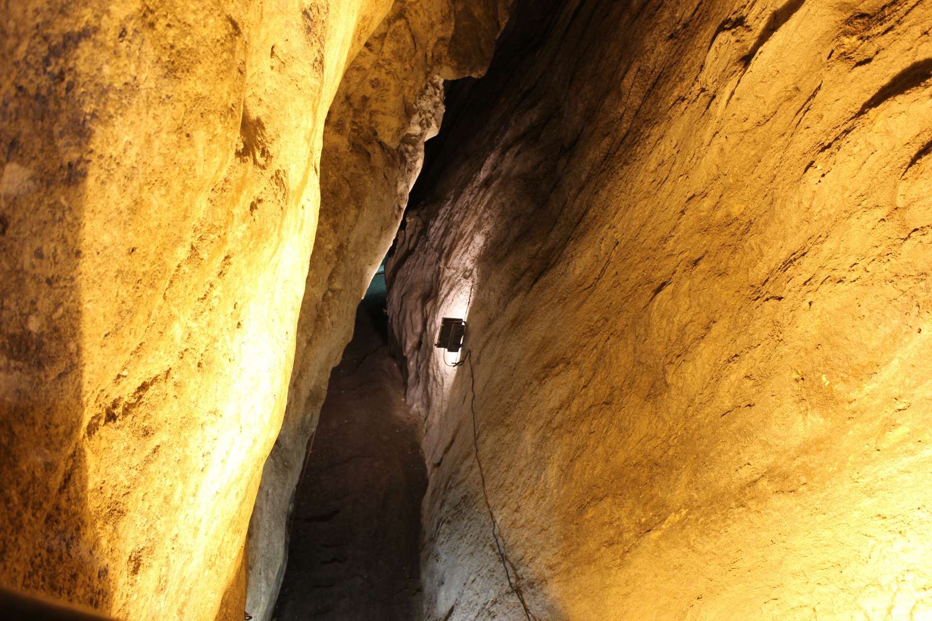 Gouffre et site archéologique de la Grotte de l'Ange. 